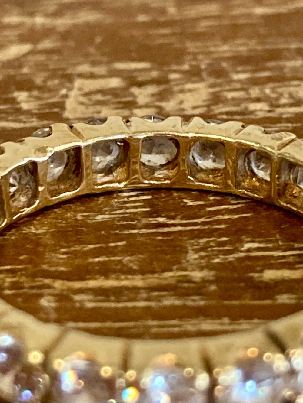 Gold Tone Eternity Band Ring Clear Stones Size 8 - Has a Crack - Picture 14 of 17